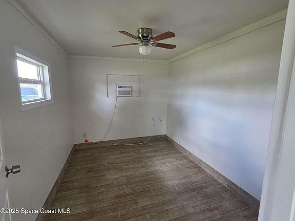 4th image of 23 Emerald St