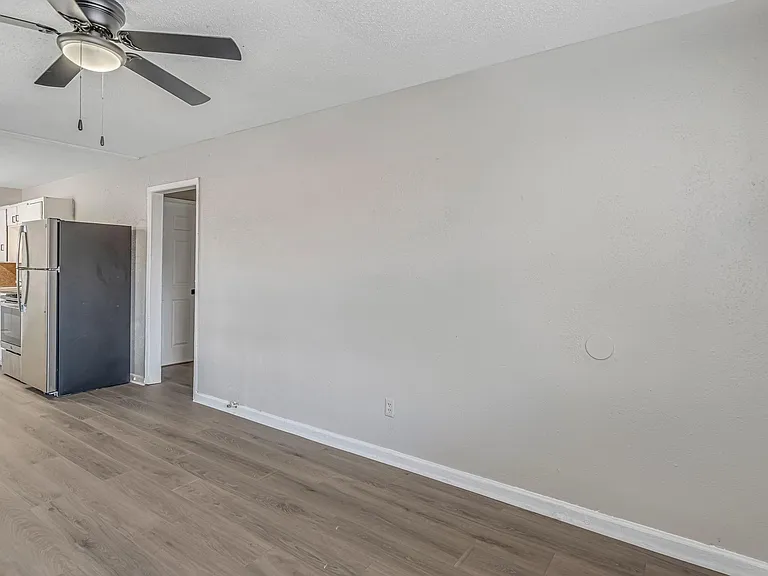 4720 Carmen St #A — Photo 3