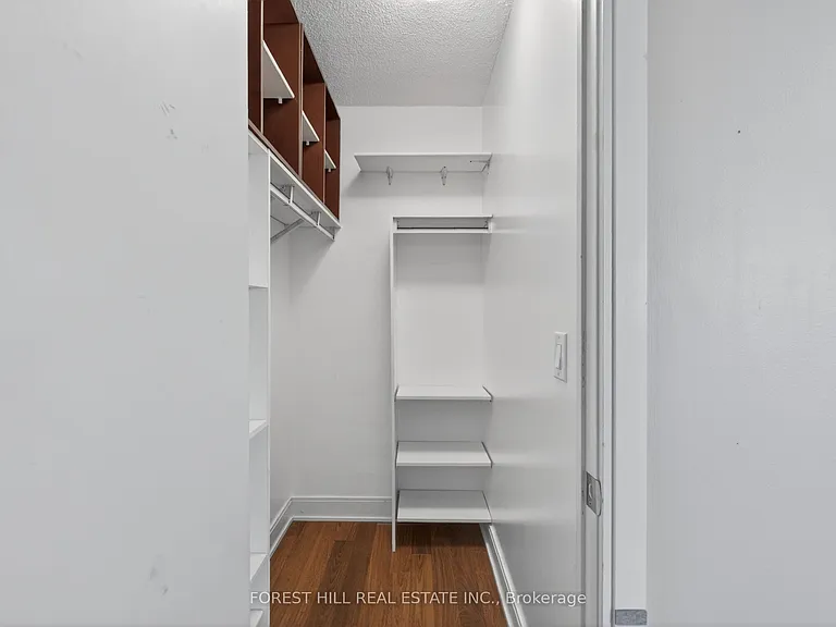 135 Village Green Sq #3125 — Photo 20