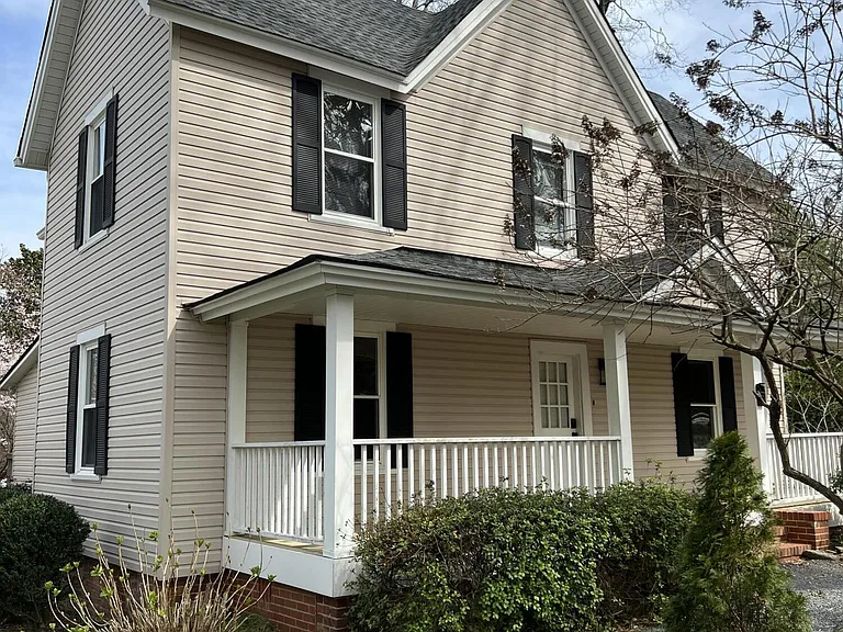 145 E Vermont Ave #B — Photo 17