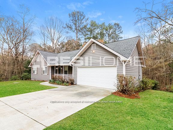 3rd image of 1445 Country Lane Dr NE