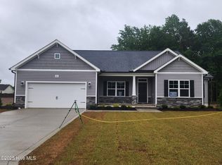 2911 Tucker Hill Dr, Grimesland, NC 27837