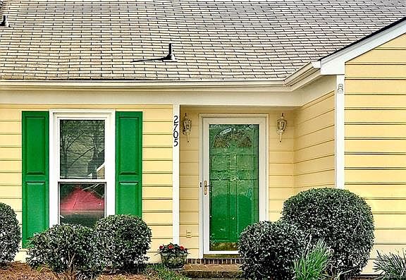 4th image of 2705 Hillmont Dr