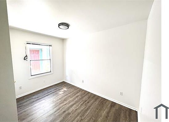 2nd image of 221 Raymond St APT 12