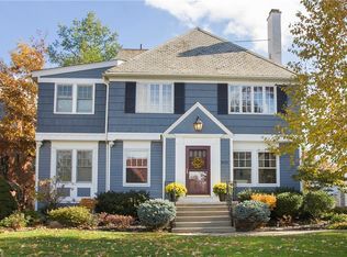 18135 Clifton Rd, Lakewood, OH
