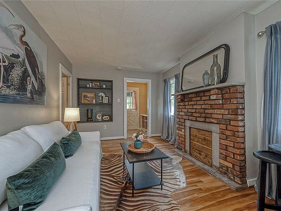 5th image of 623 Highland Pl