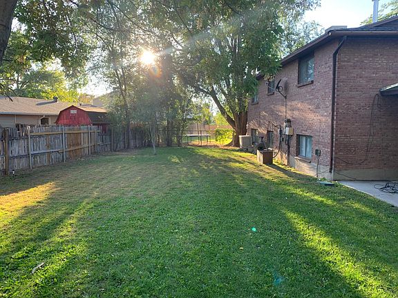 3rd image of 8321 S Julie Anna Ct