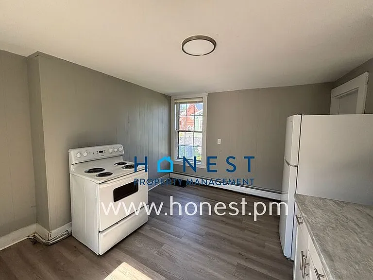 9 Maple St #4 — Photo 6
