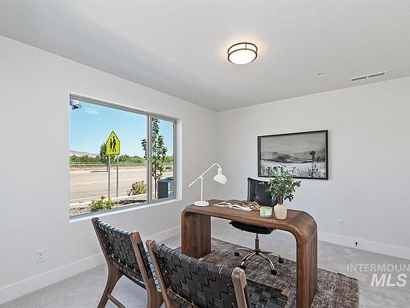 5th image of 1703 S Federal Way