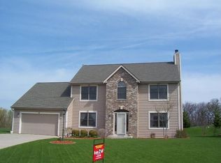S95W13144 Walter Hagen Ct, Muskego, WI 53150