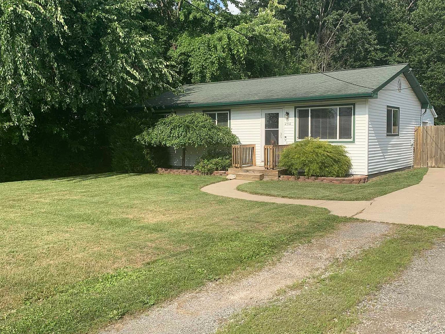 250 N Thomas Rd, Saginaw, MI 48609 Zillow