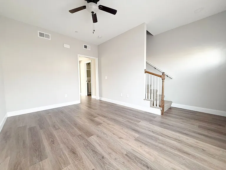 109 Westfield Ct — Photo 4
