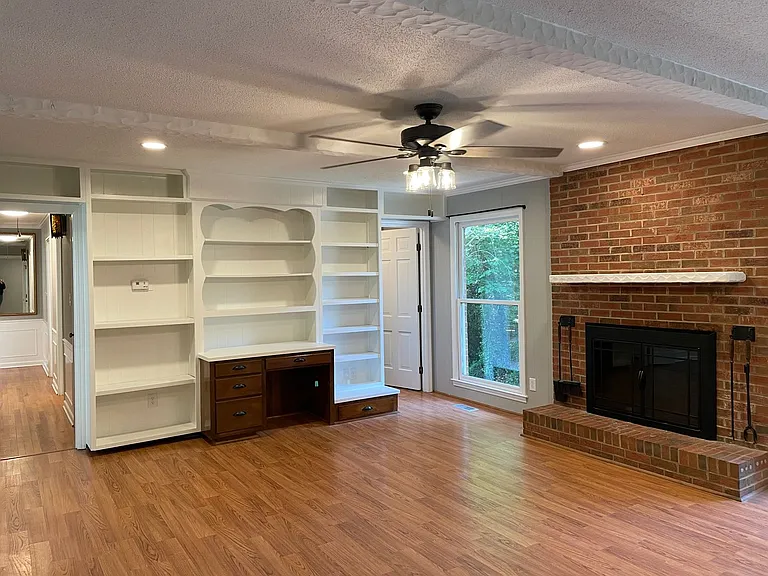 7942 Lake Vista Dr — Photo 16