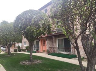 5739 W 63rd St APT 2N, Chicago, IL 60638