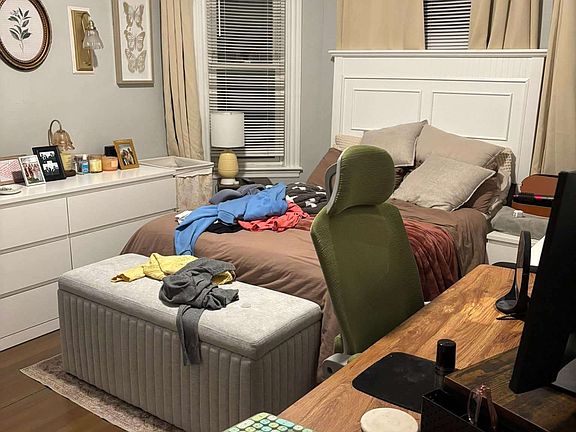 3rd image of 17 Howes St APT 2