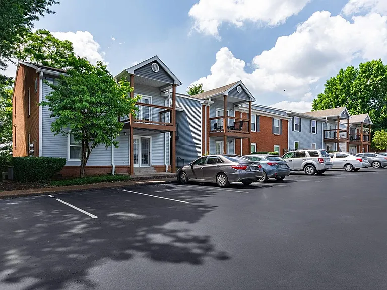 Shadowbluff Apartments — Photo 31
