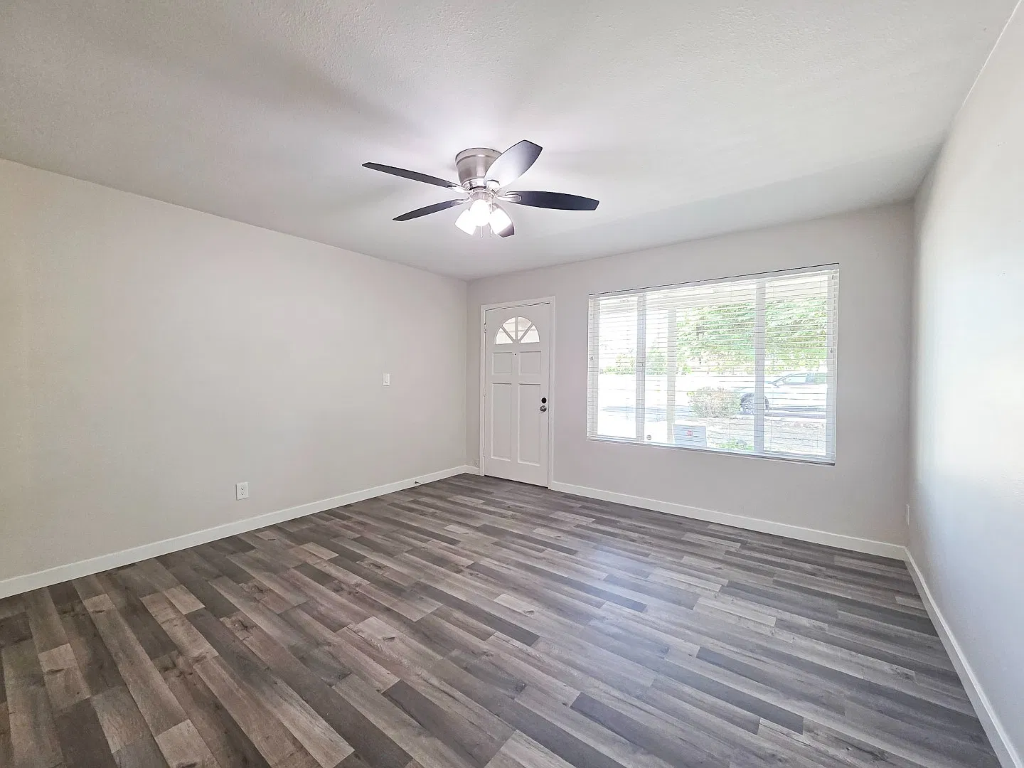 21 E Alameda Dr — Photo 4