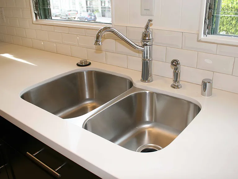 8001 1/2 Blackburn Ave — Photo 10