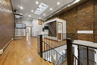 Rented by Jeffrey M Weinstein, LREB
