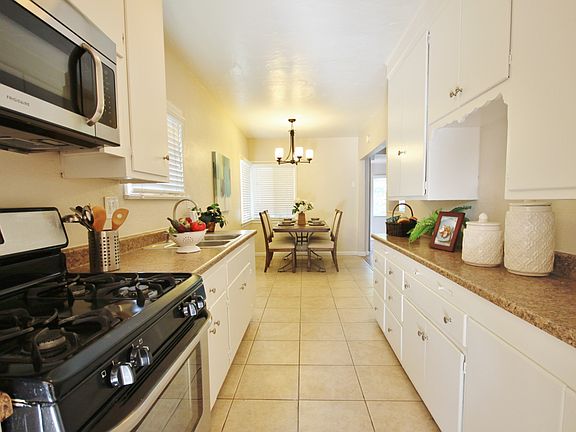 5th image of 4913 Persimmon Ave