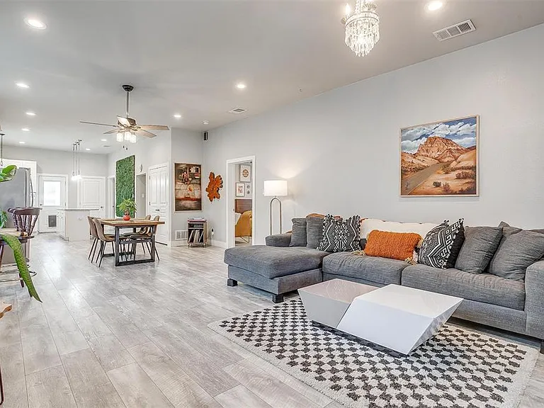 2905 S Jennings Ave — Photo 50