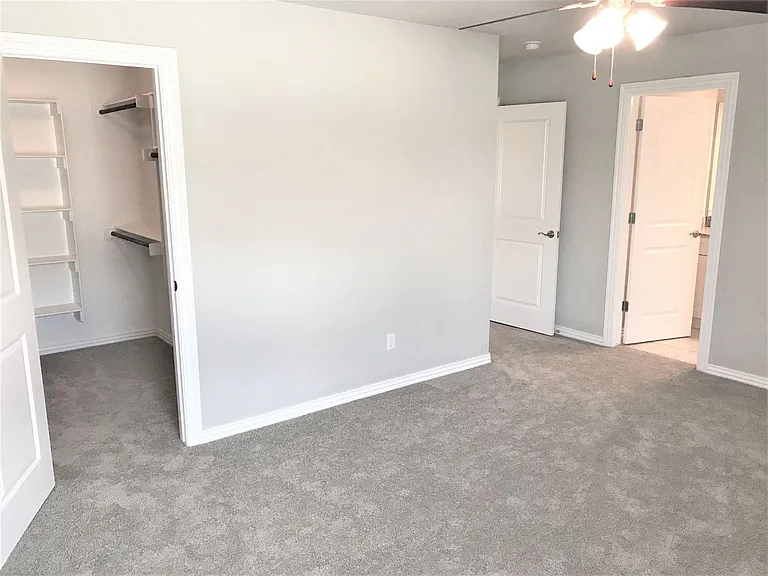 B3 (1-car) Master Bed