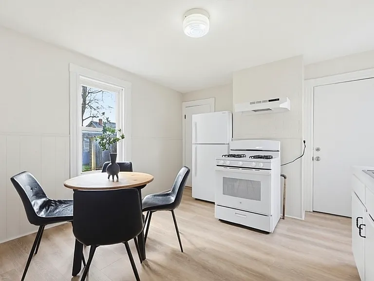 7 Hampshire St #3 — Photo 3