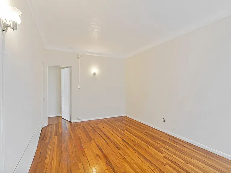 657 Cochran — Photo 12