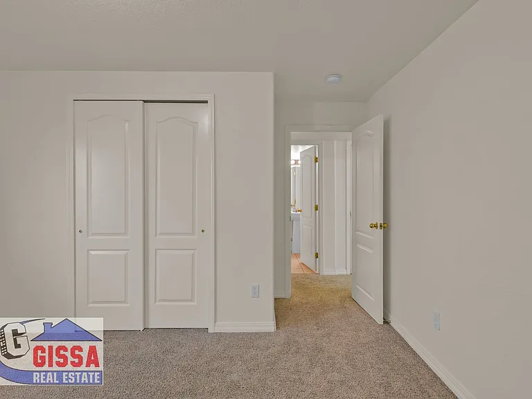 5532 Mountain Garland Dr — Photo 42
