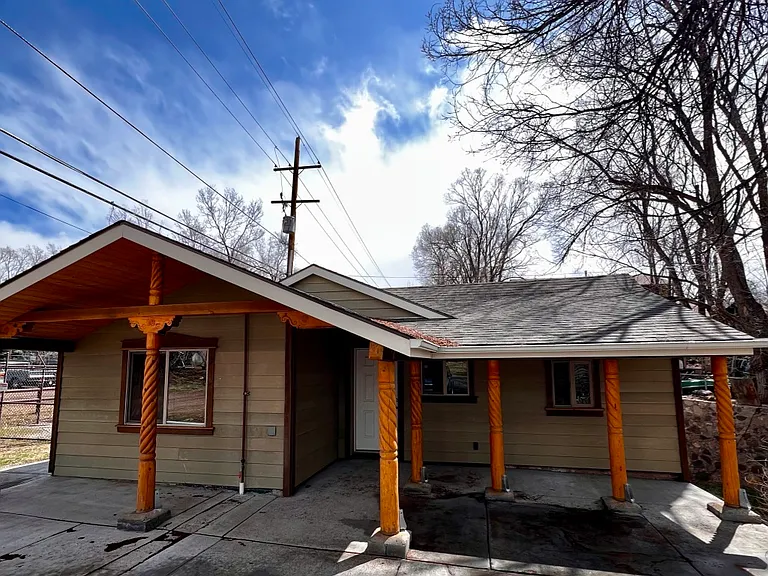 415 E Ashurst Ave — Photo 1