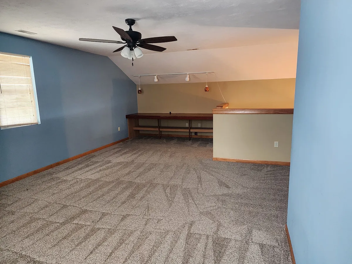 Building Photo - 603 Oakwood Dr