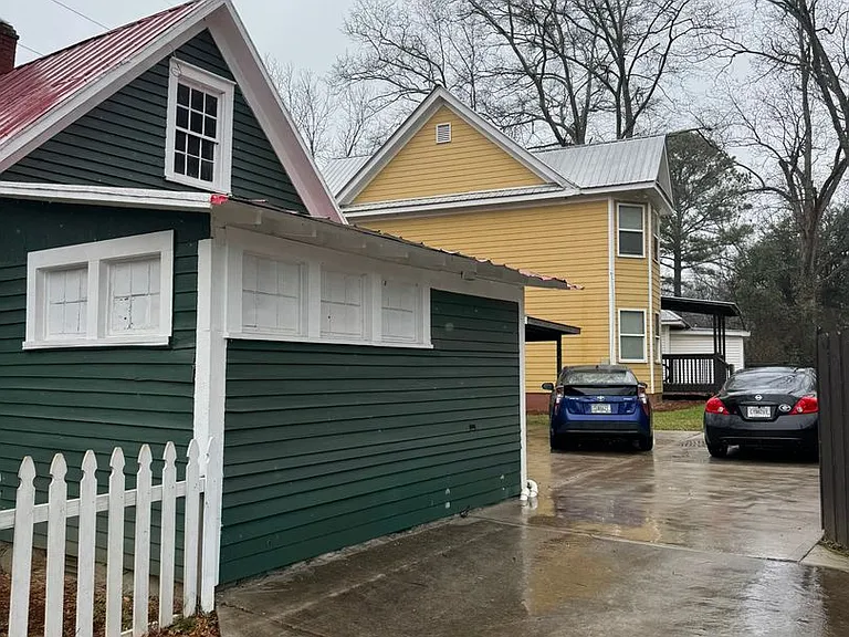 1423 E Broad St — Photo 10