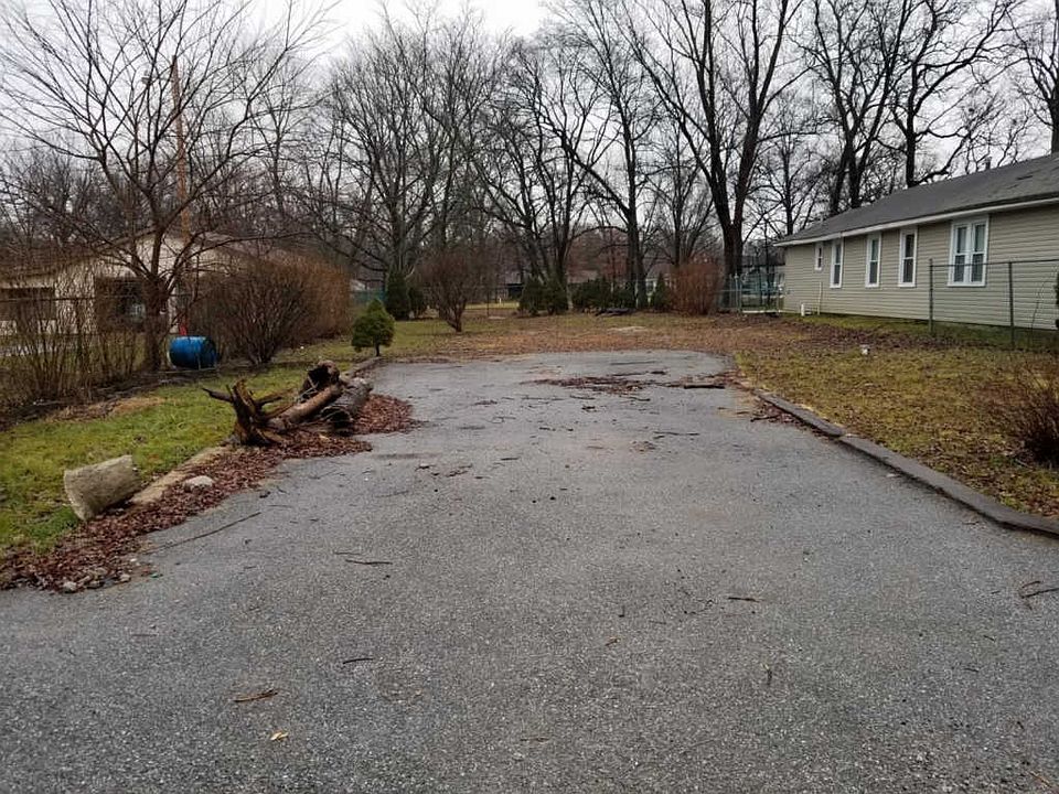 2nd image of 14013 Sherman St