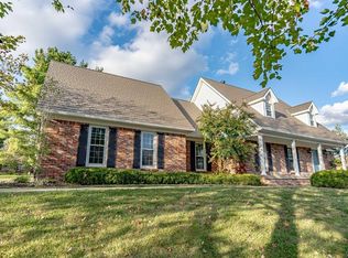 1341 Saint Andrews Dr, Shelbyville, KY 40065