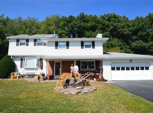 197 Mandarin Dr, Rochester, NY 14626