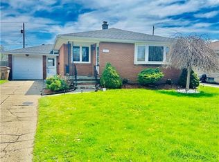 91 Ceil Dr, Cheektowaga, NY 14227