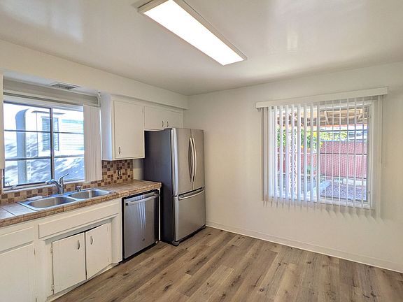 4th image of 4818 59th St