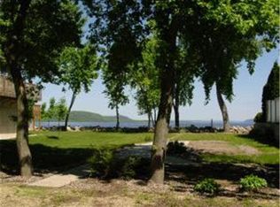 500 Central Point Rd E, Lake City, MN 55041
