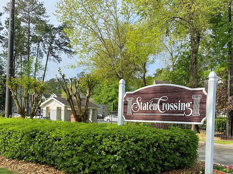 Staten Crossing — Photo 28