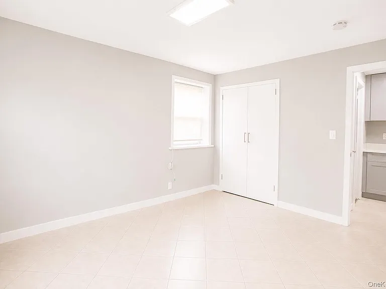 248 E Broadway #5 — Photo 21