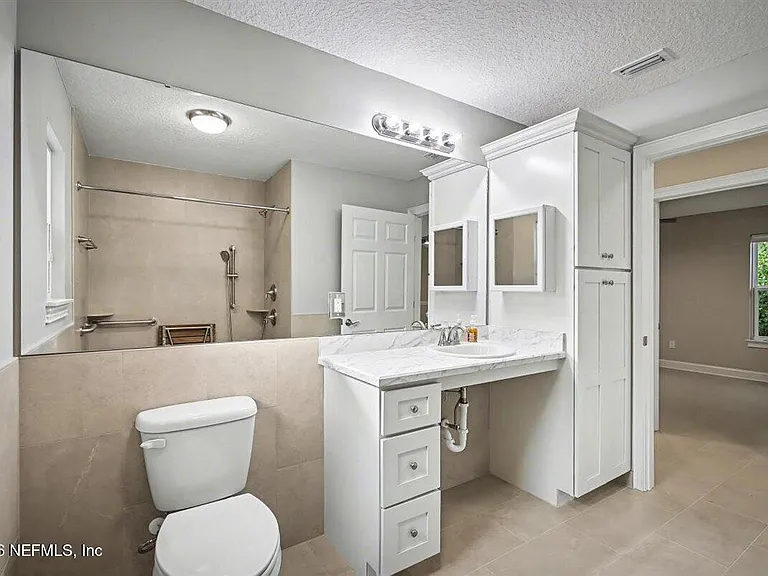 2210 Shepard St — Photo 28