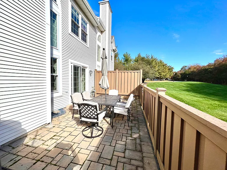 2802 Johnson Cir — Photo 25