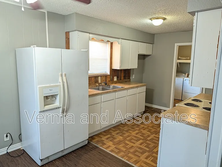 340 N C St #1 — Photo 7