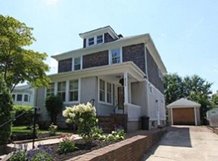 1466 Middle Neck Rd, Port Washington, NY 11050