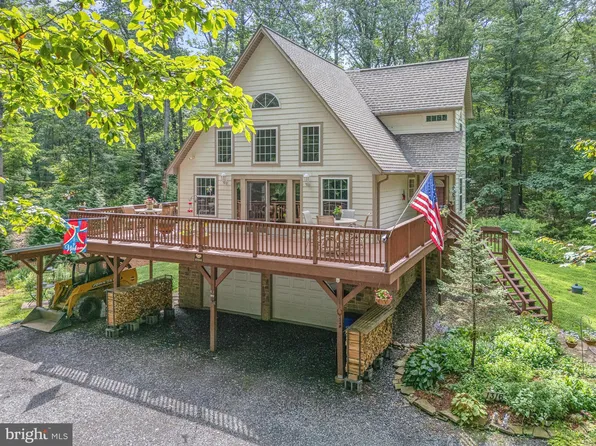 1316 Indian Peg Rd, Boiling Springs, PA 17007