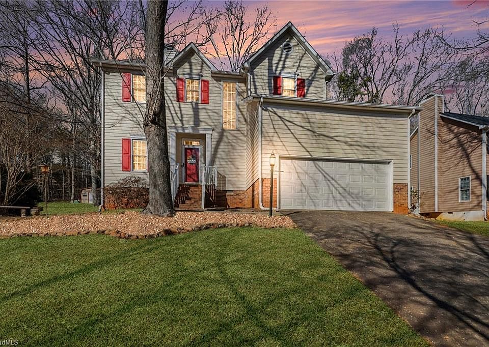 1st image of 157 Leeds Ln