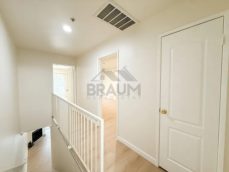 7323 WINNETKA — Photo 17