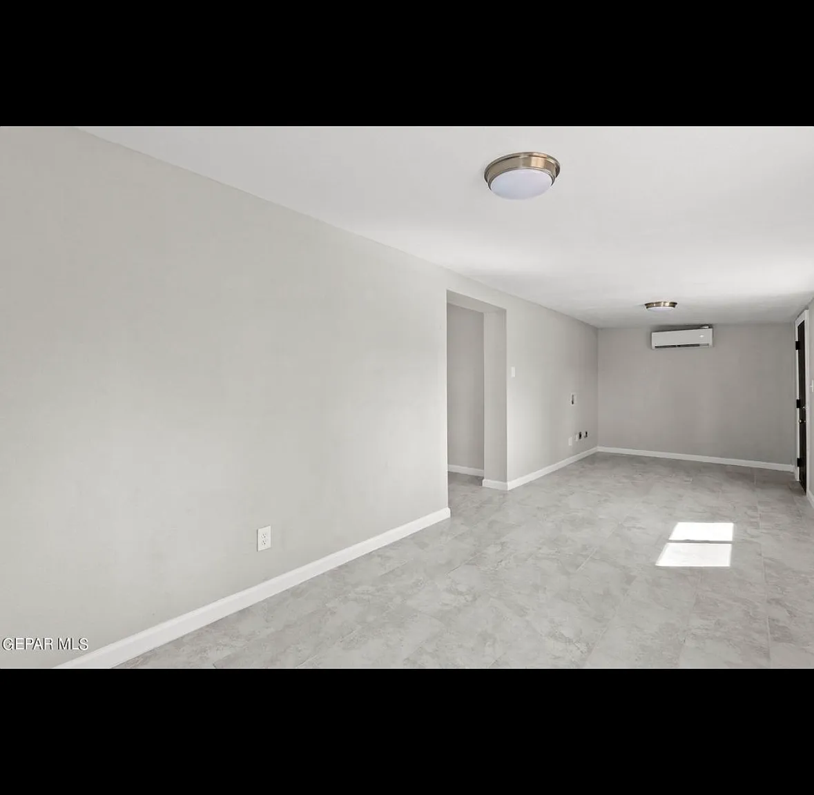 4 bed, 1372 sqft, $2,000 — Photo 3
