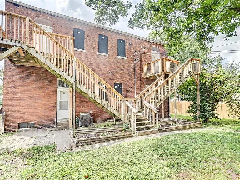 821 Niedringhaus Ave #C — Photo 22