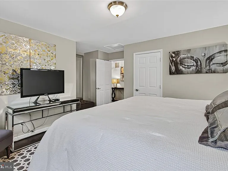 1800 N Quantico St — Photo 25